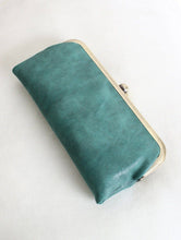 Karen Kiss Lock Clutch Bag: Turquoise