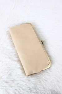 Karen Kiss Lock Clutch Bag: Ivory